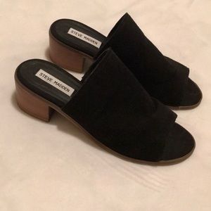NWOT Steve Madden Suede Peep Toe Mules with Heel